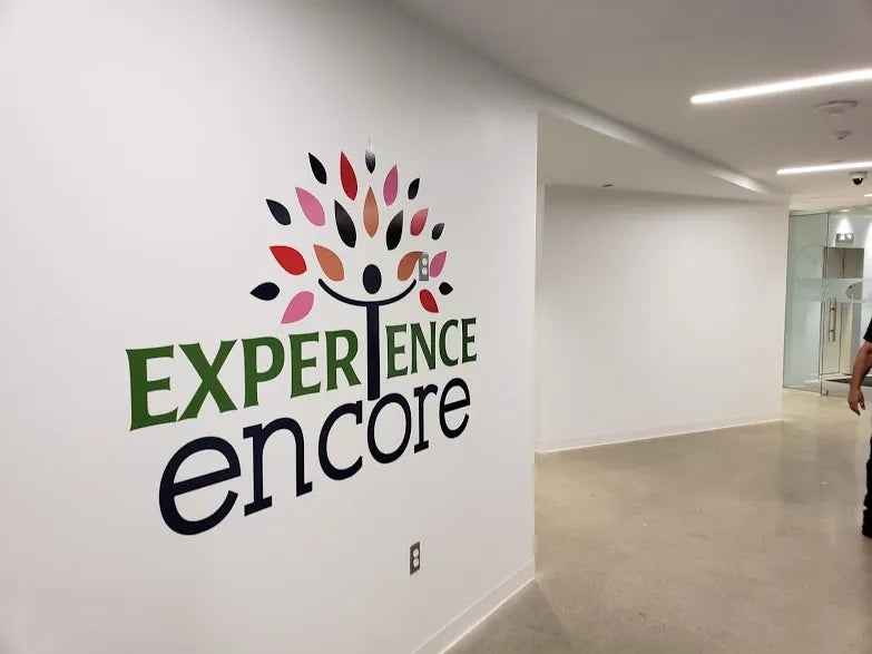 Smooth Application: How to Apply Large Vinyl Wall Decals Without Bubbles or Creases